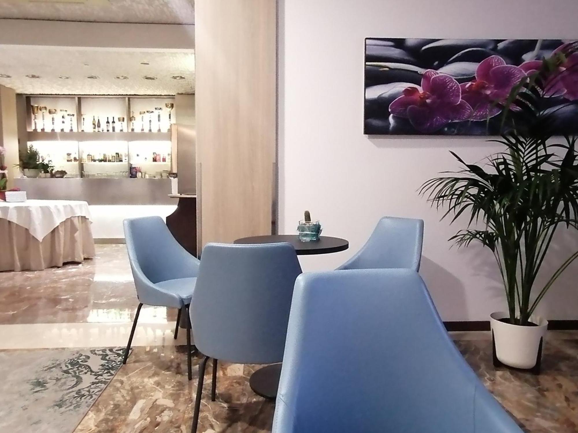 Hotel Silvana Bellaria-Igea Marina Buitenkant foto